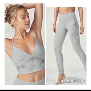 FableticLeana bra and statement powerhold legging